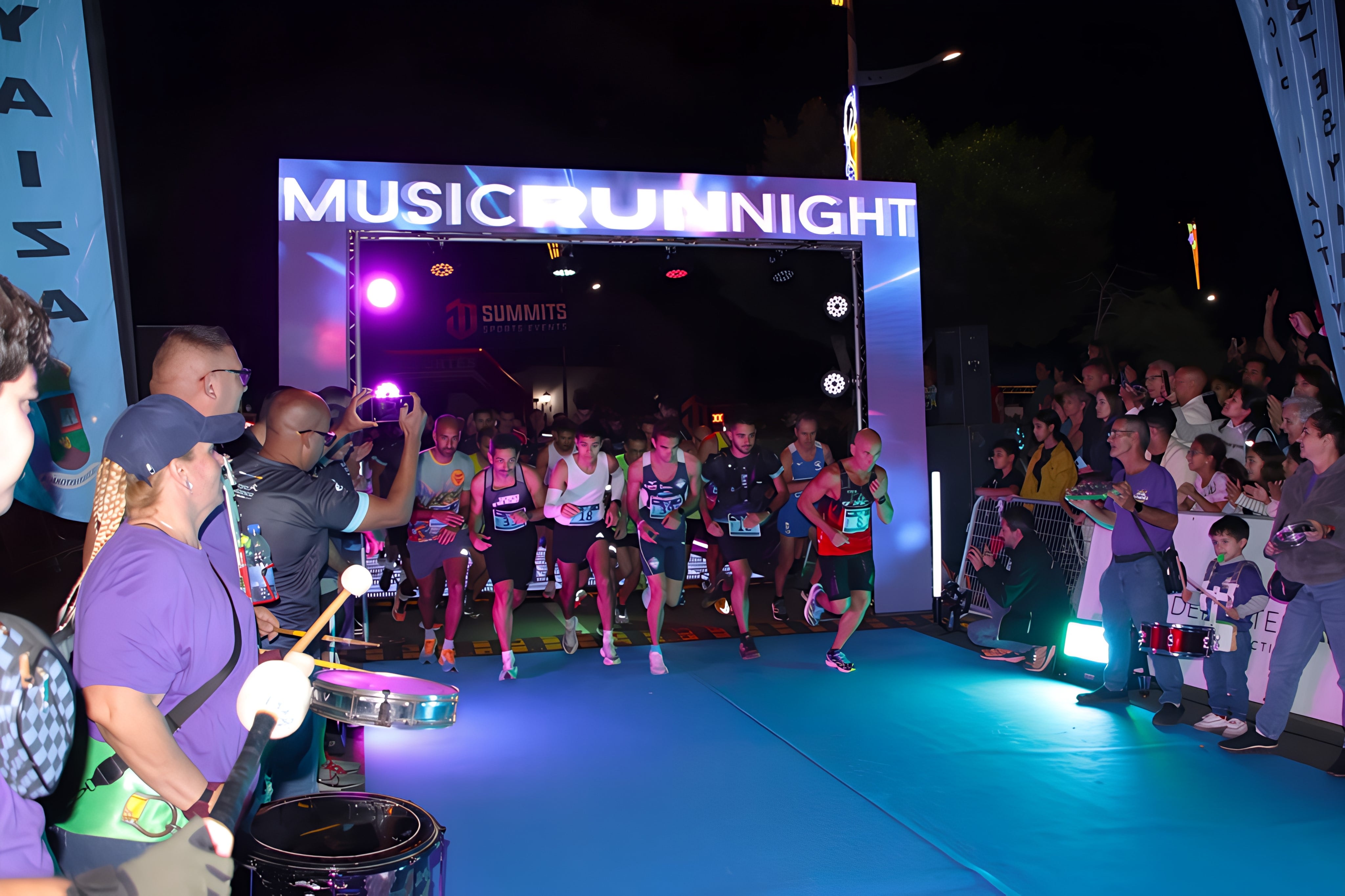 Salida de la carrera de 10 kilómetros de la Playa Blanca Music Run Night.