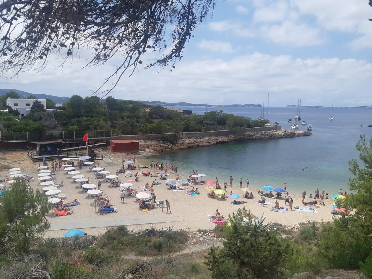 Abren al baño Cala Gració y Cala Gracioneta en Sant Antoni