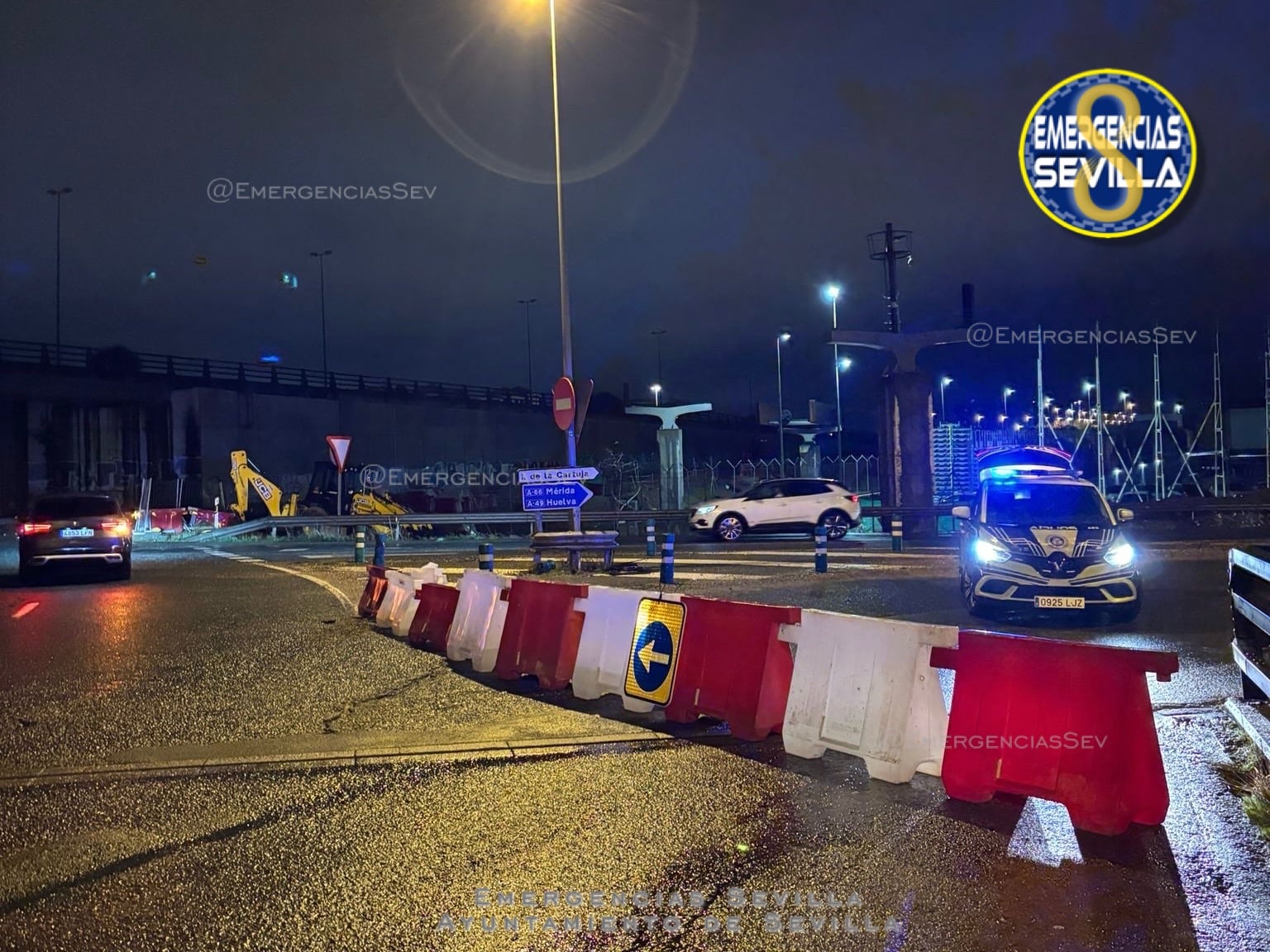 Corte de la SE-20 y desvíos por los desperfectos causados por el temporal 'Claudia' en Sevilla