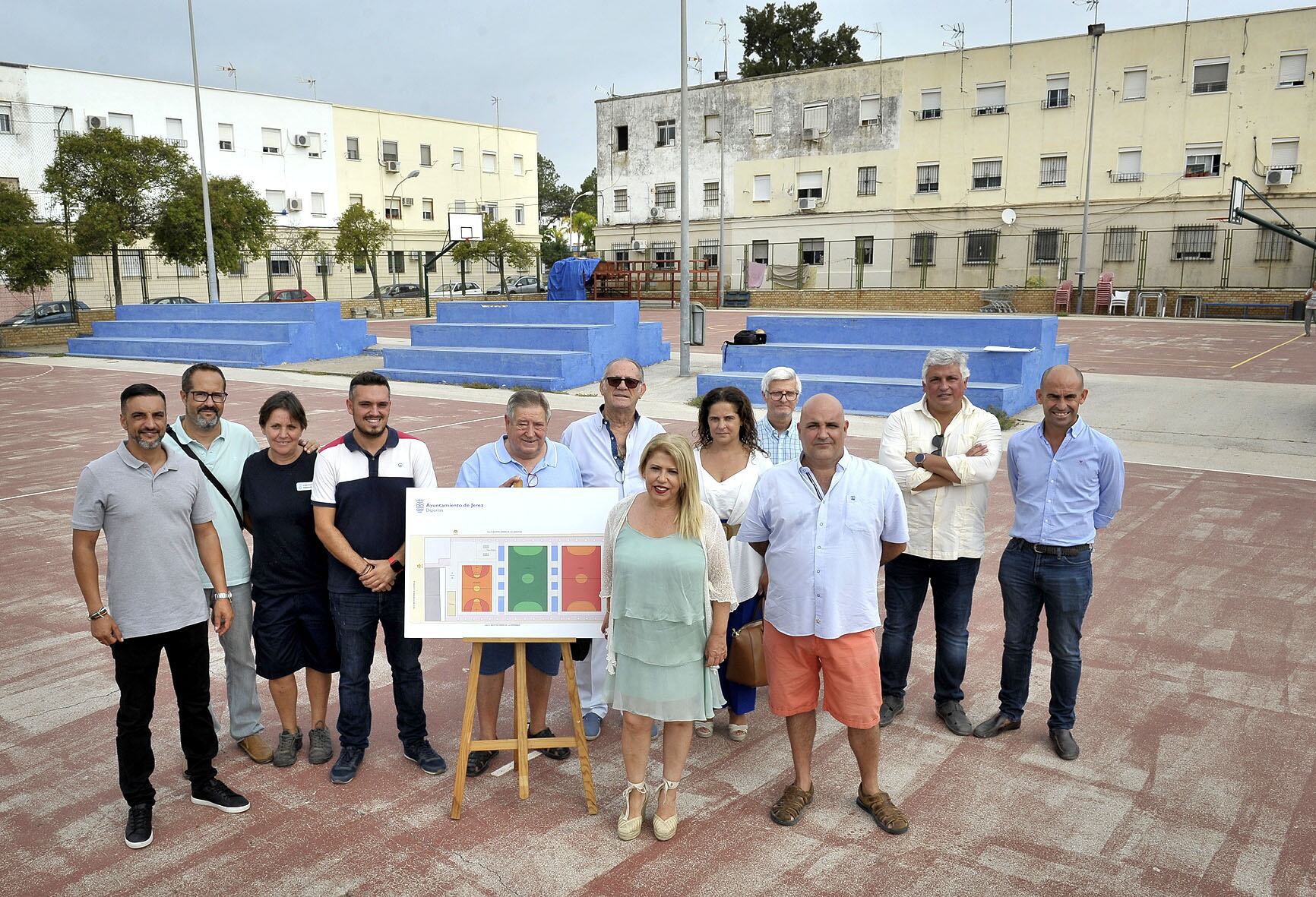 La alcaldesa de Jerez, Mamen Sánchez, en su visita al barrio de La Asunción