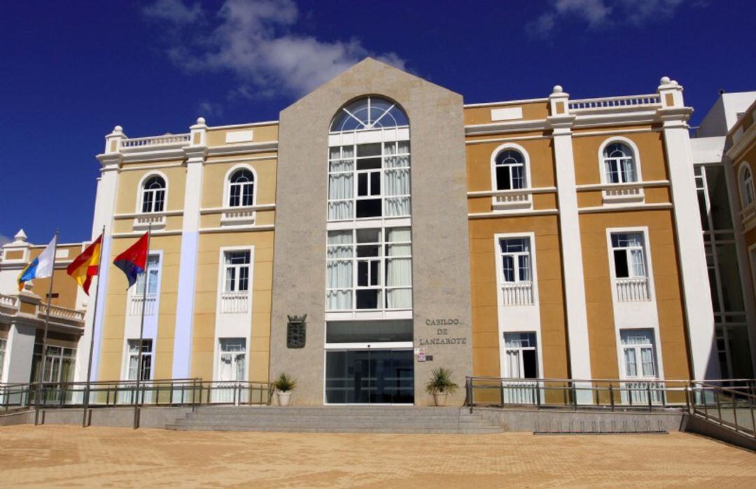 Imagen de archivo fachada del Cabildo de Lanzarote.