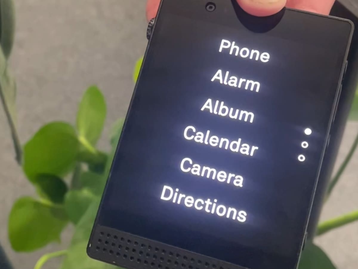 El móvil que quiere que lo uses menos: el "dumb-phone" llega al MWC