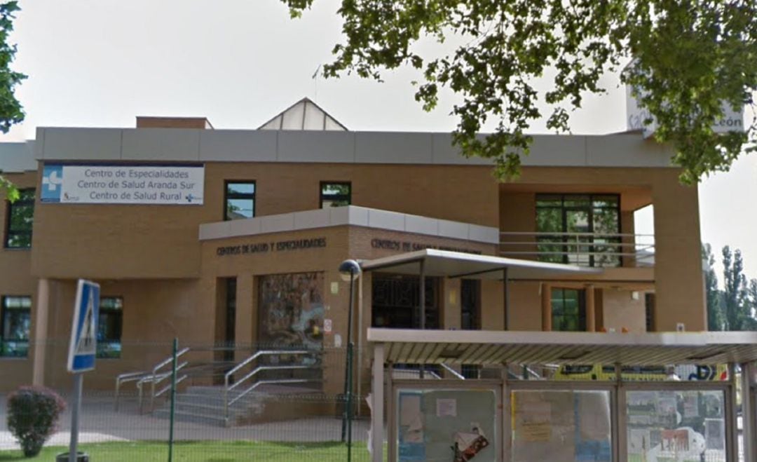 Fachada del edificio que comparten el Centro de Salud Aranda Sur y Aranda Rural
