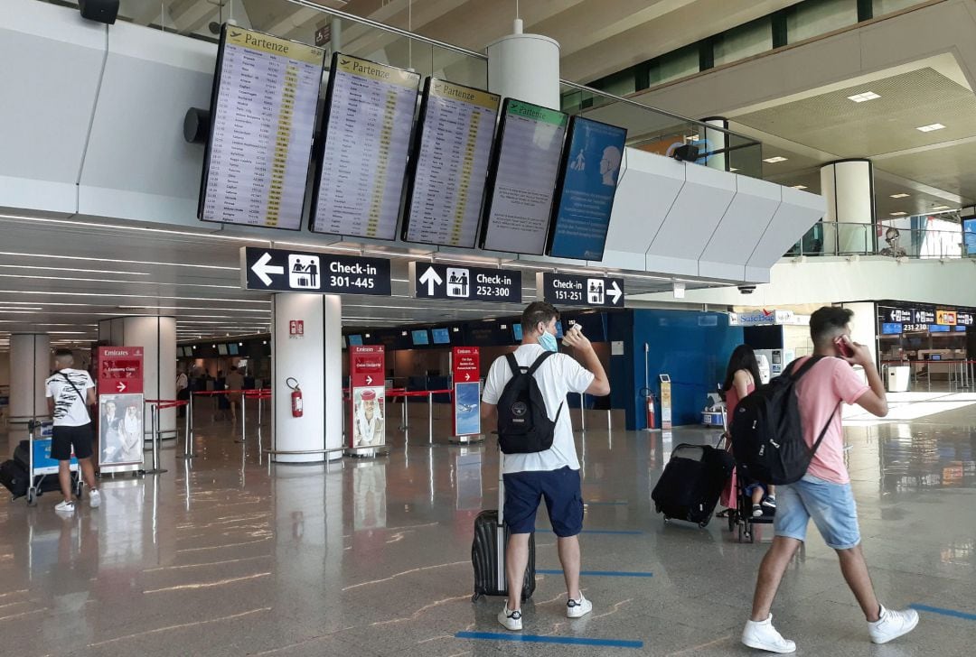 Aeropuerto &#039;Leonardo Da Vinci&#039; de Roma, donde se harán las pruebas rápidas a los turistas que lleguen de España, Grecia y Malta