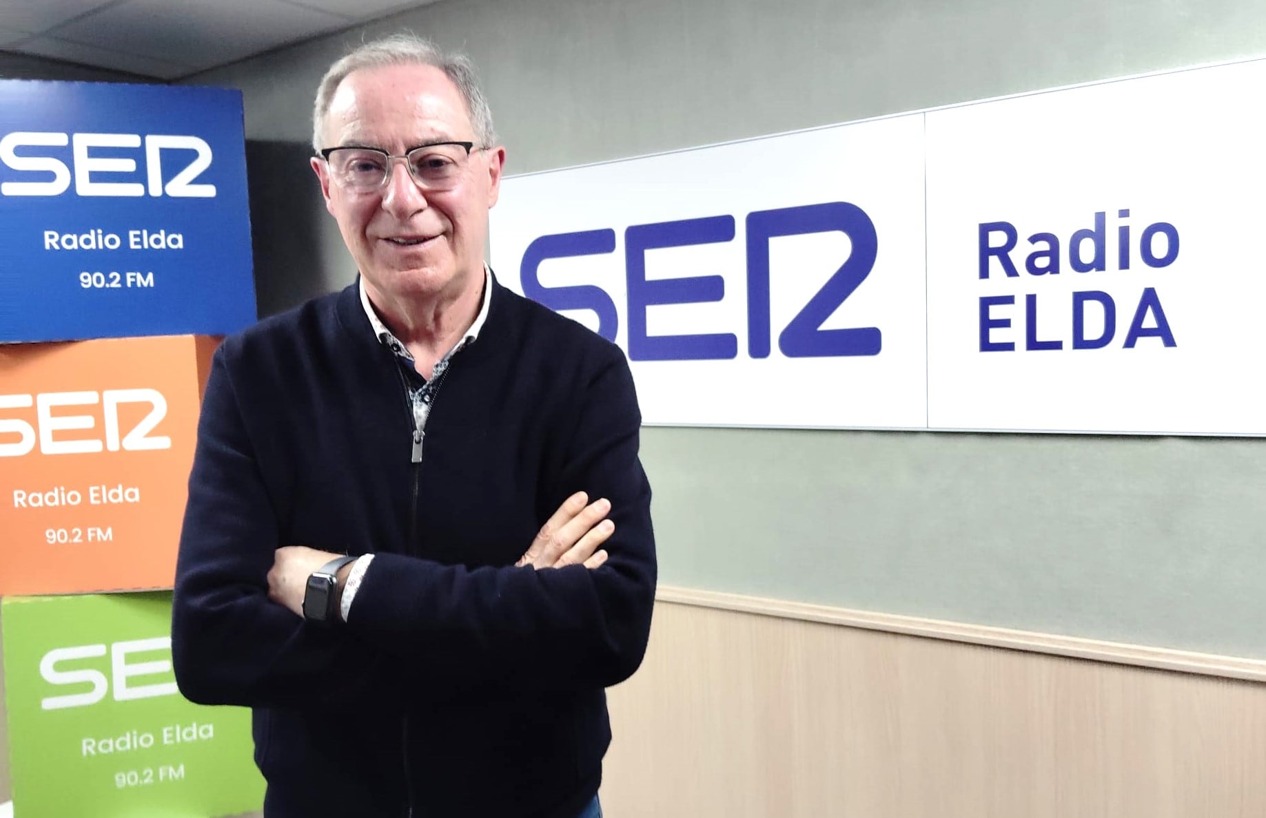 Pepe Requena, cabo de la escuadra Requena-Karlas, durante una entrevista en Radio Elda SER.