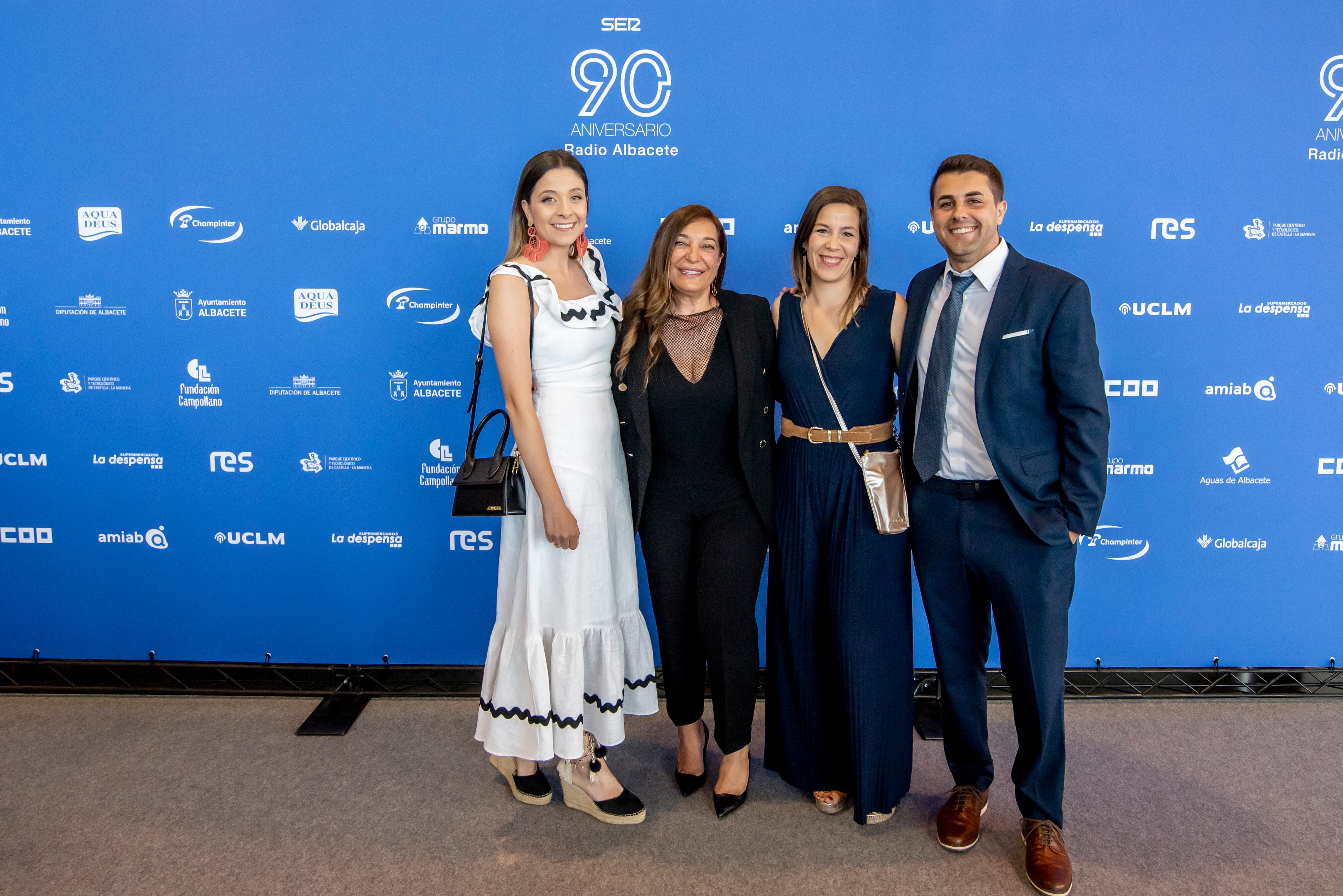 Las gerentes de Farmacia Almia, Almudena Fernández y Pilar Fernández, junto con la directora de Radio Albacete, Justina Gómez, y el asesor comercial de Radio Albacete, Álvaro Méndez.
