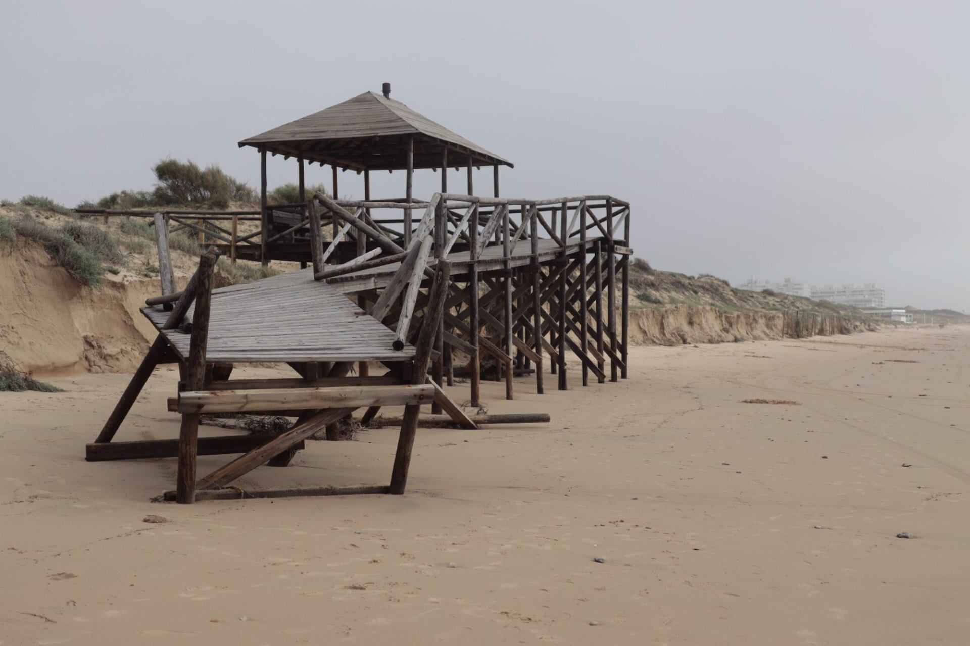 Daños en las playas de Rota tras la borrasca Karlotta