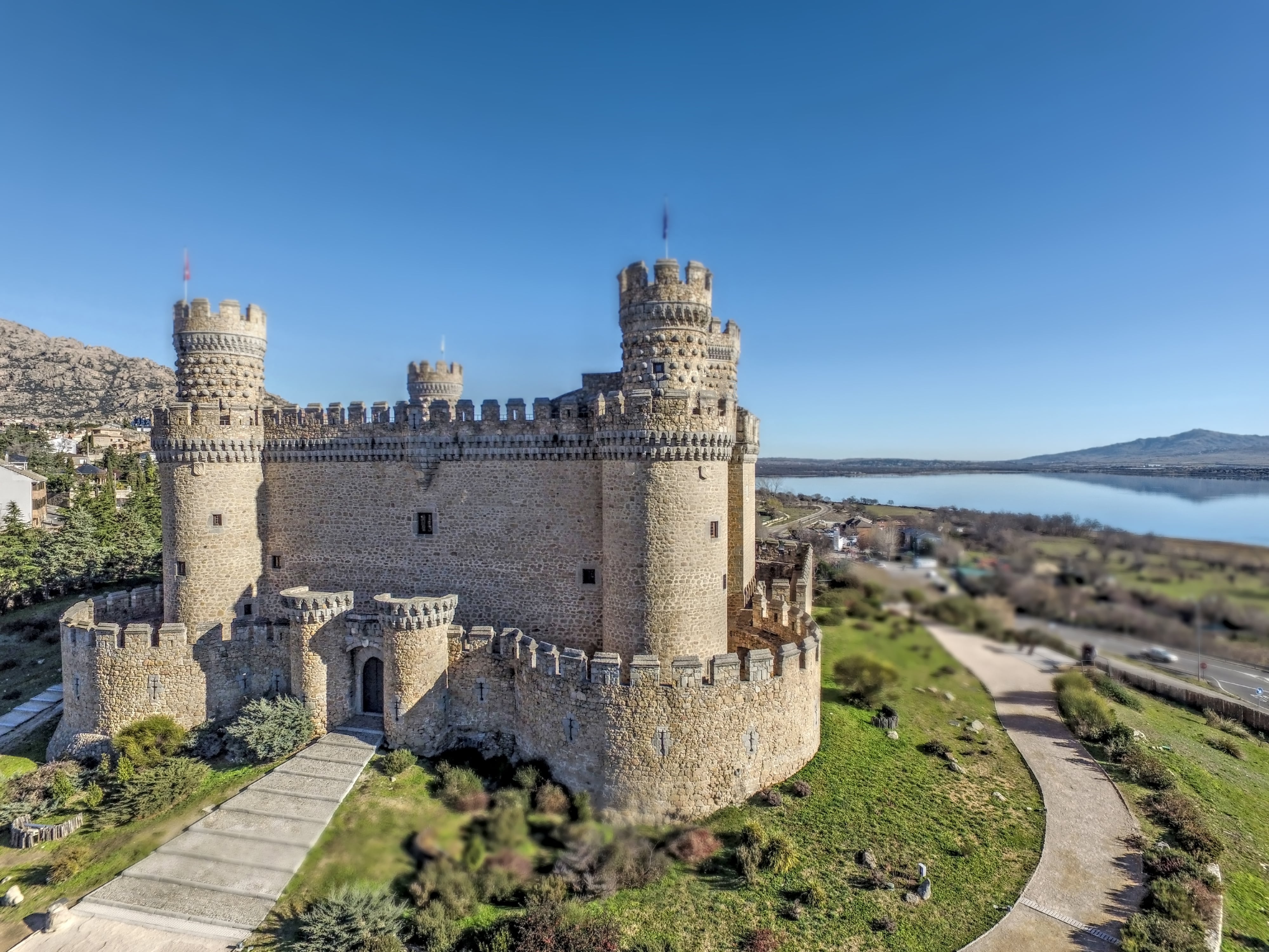 Hasta el 23 de noviembre, se puede visitar una exposición frente a la Oficina de Turismo en la que se puede ver la evolución del municipio a lo largo del tiempo