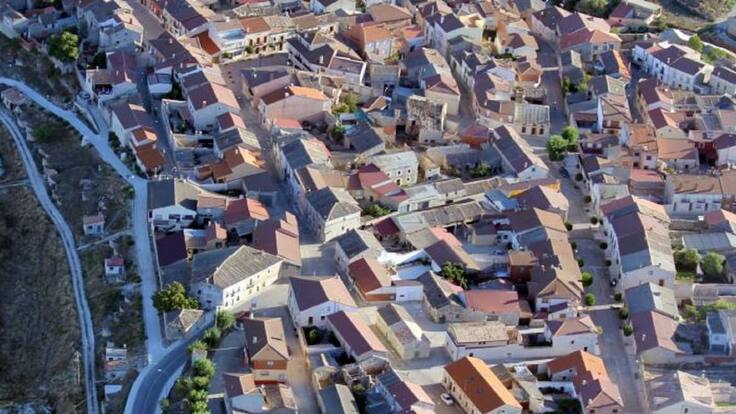 El alcalde de Canalejas de Peñafiel, Javier de Dios, repasa en la SER la próxima y extraña Navidad y los proyectos de futuro de la localidad.