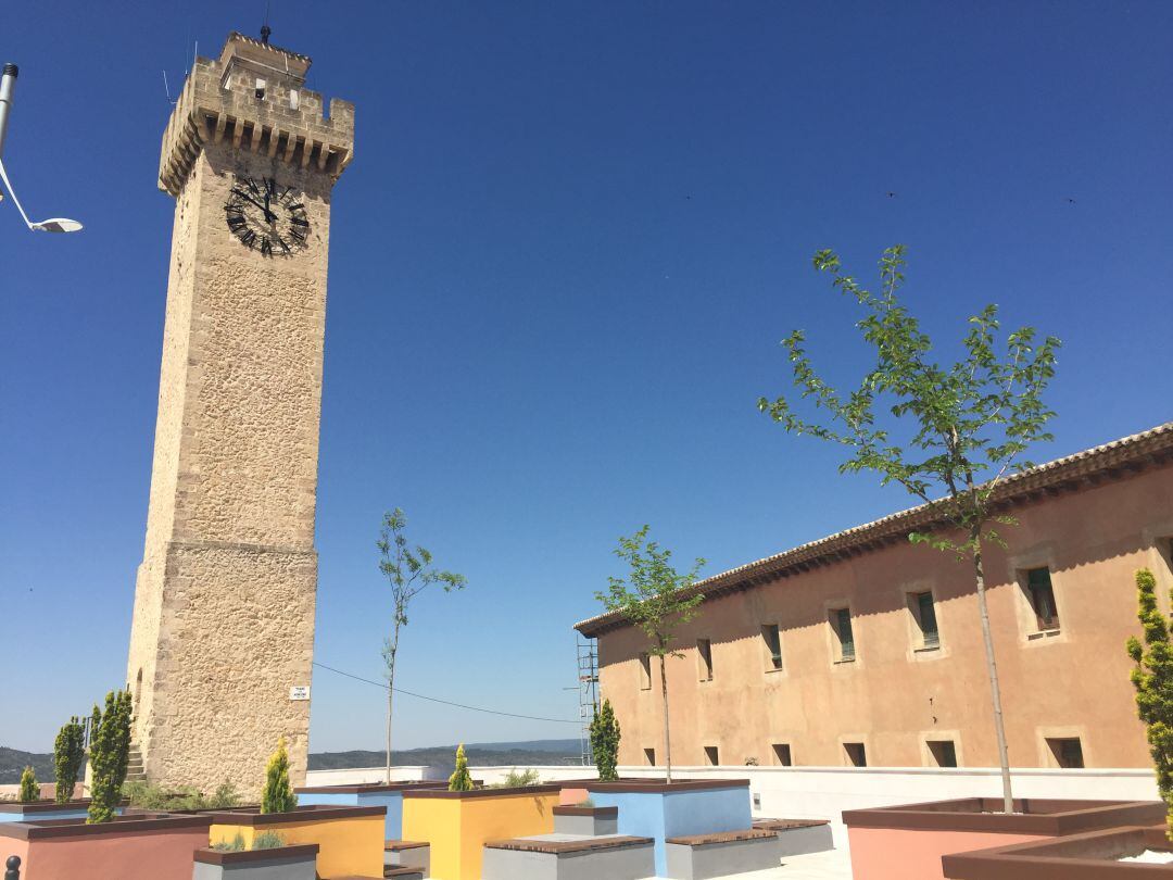 La Plaza de Mangana, con la torre