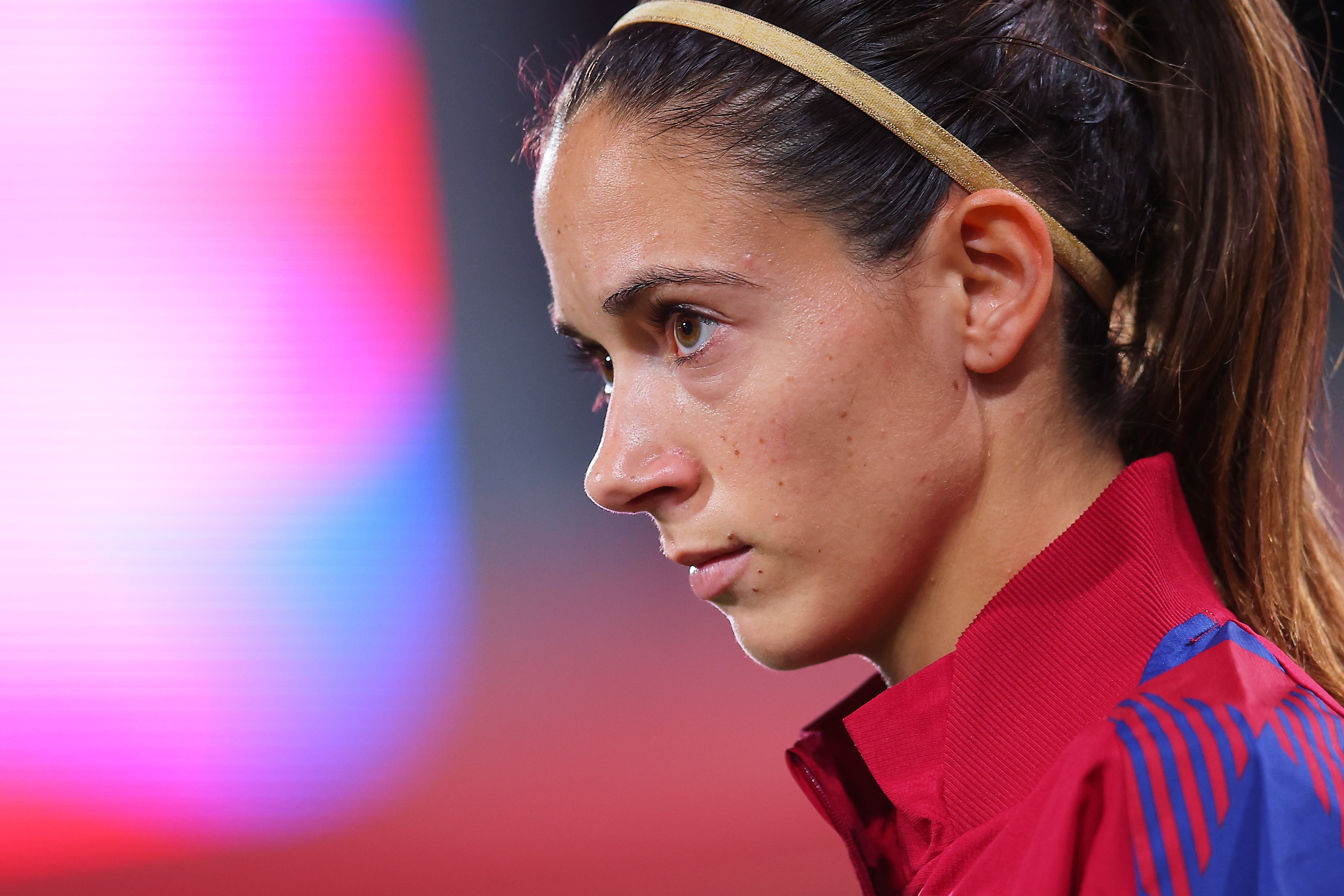 Aitana Bonmati, antes de disputar el partido entre FC Barcelona y Benfica de la UEFA Champions League. (Photo by Eric Alonso/Getty Images)