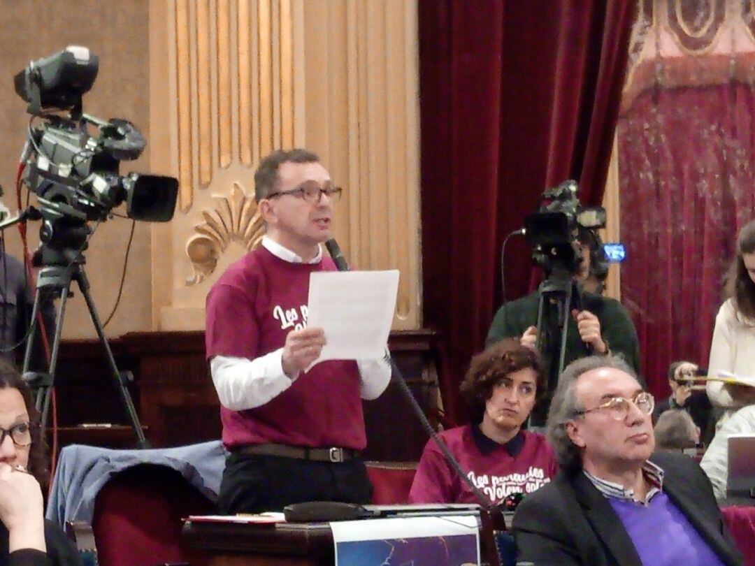 Salvador Aguilera en una intervención en el Parlament