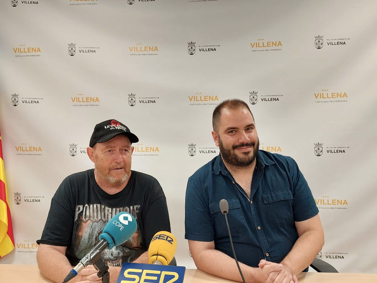 Javier Martínez, del Ayuntamiento de Villena, y Marcos Rubio, promotor de los conciertos