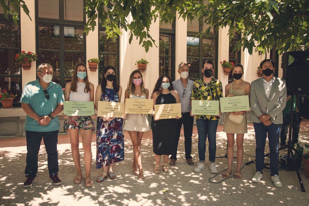 Ganadores de los premios y organizadores