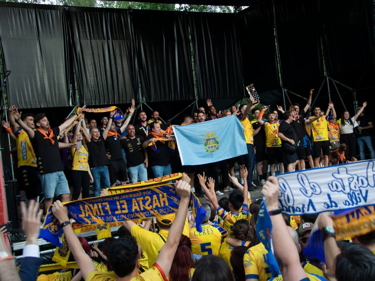 Aranda demuestra cómo es la afición de un equipo campeón