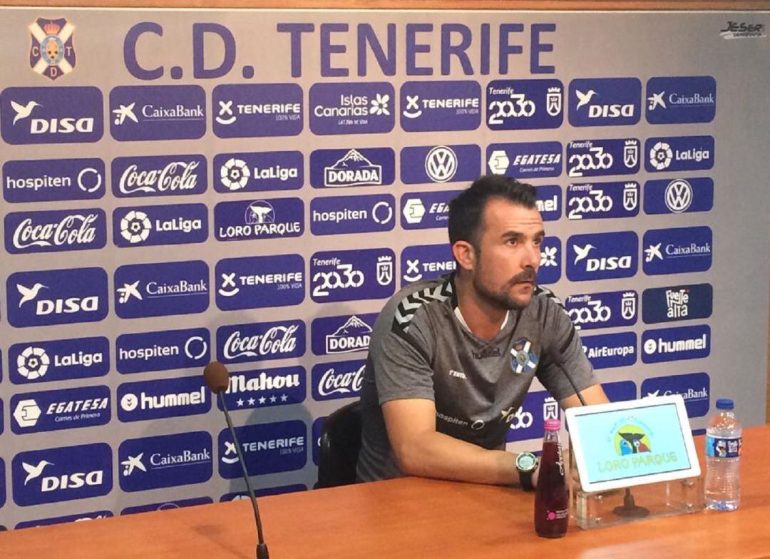 El técnico podría presentar novedades en el once ante la Ponferradina