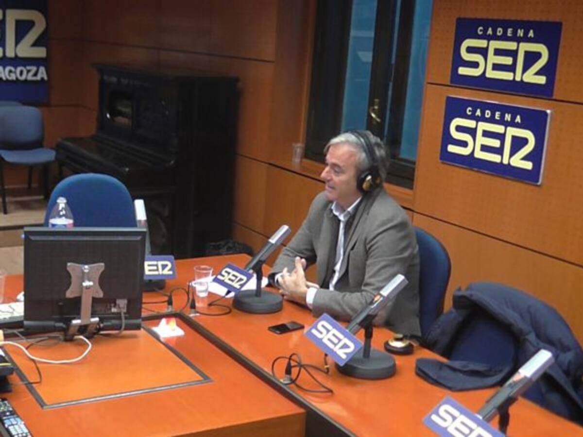 Azcón: "La llegada del coche eléctrico revolucionará la movilidad"