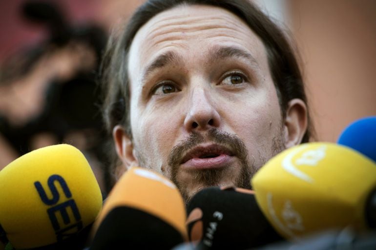 El candidato de Podemos a la Presidencia del Gobierno, Pablo Iglesias, hace declaraciones a los medios de comunicación 