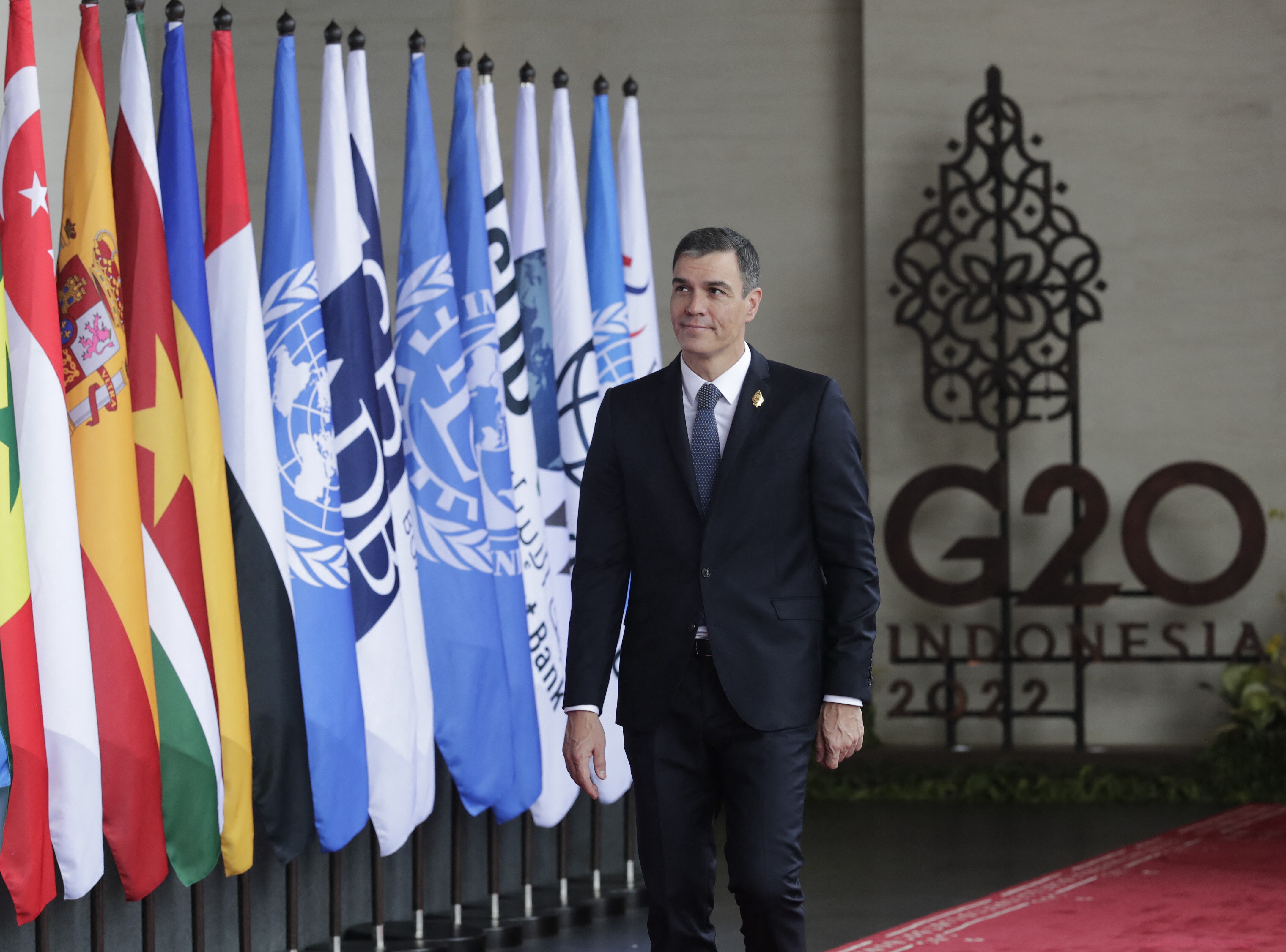 Pedro Sánchez llega a la cumbre del G-10 en Bali (Photo by Mast IRHAM / POOL / AFP) (Photo by MAST IRHAM/POOL/AFP via Getty Images)