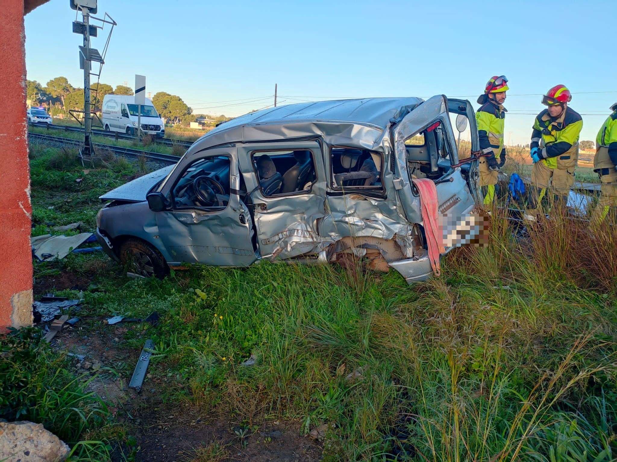 Accidente en la via de FEVE en Alumbres