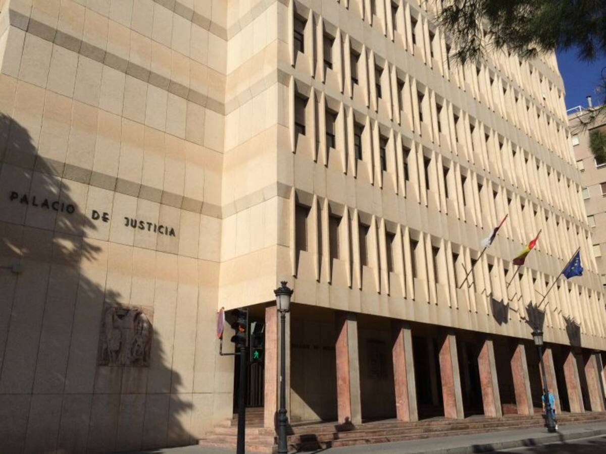 Condenan a una madre por llevarse a su hijo de un colegio sin tener la tutela