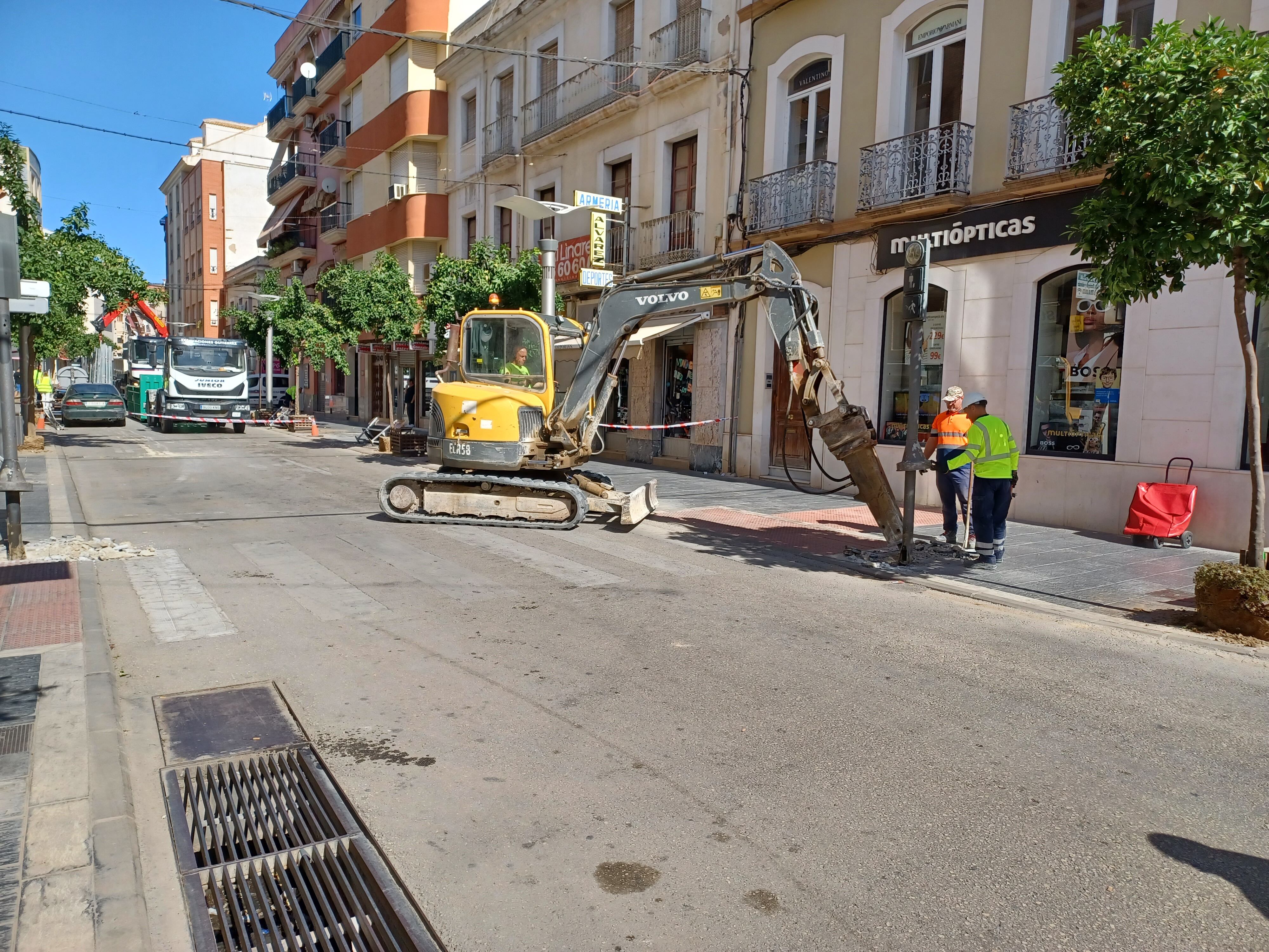 Primeros trabajos de adecuación en la ZBE de Linares