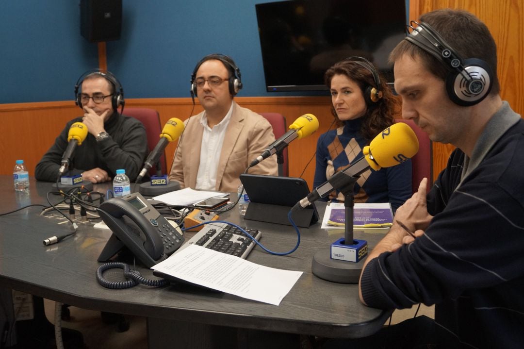 Paco de la Rosa, secretario regional de CCOO; Juan Díaz, director territorial de la Inspección de Trabajo; Nuria Chust, viceconsejera de Empleo; y Daniel Rodríguez, periodista de la SER que nos ha contado los datos sobre siniestralidad laboral