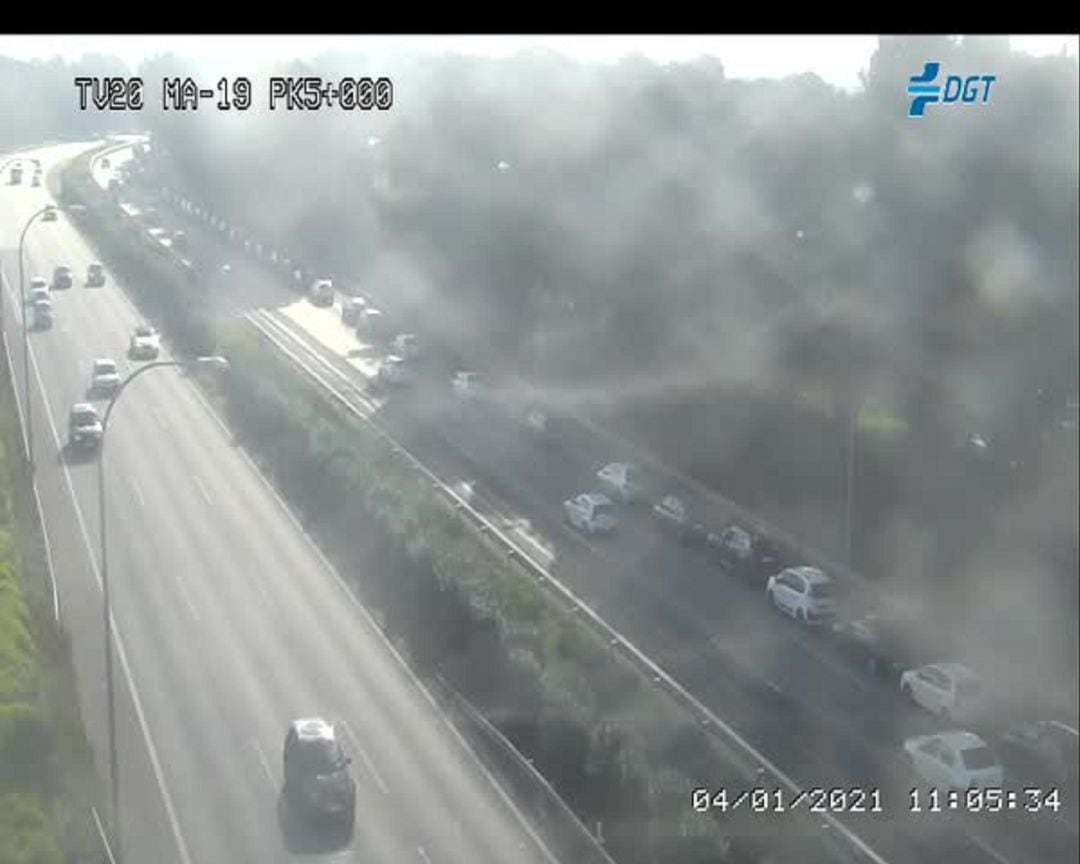 Retenciones durante este lunes tras el cierre durante el pasado fin de semana.