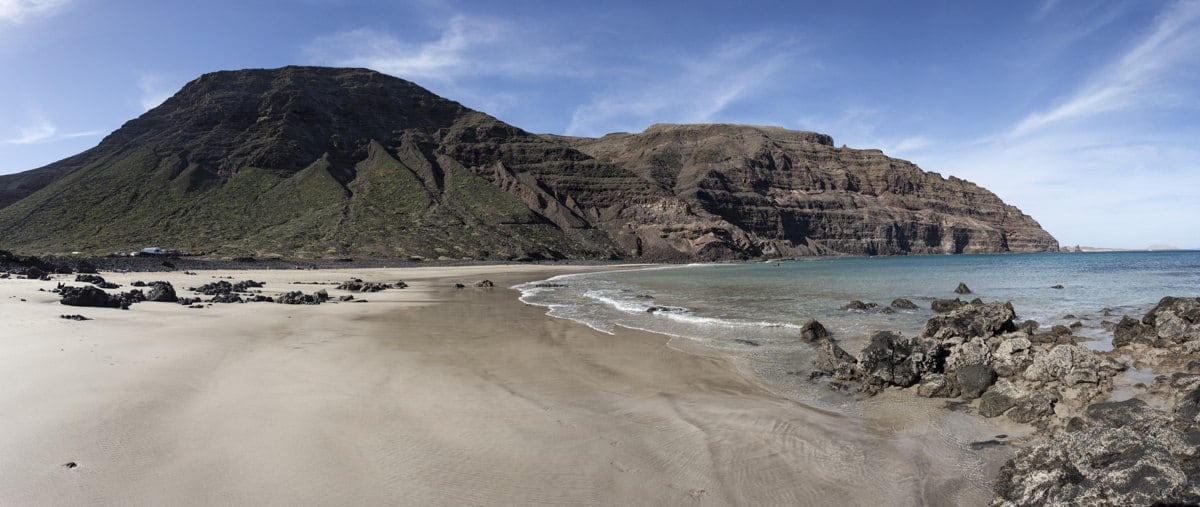 Panorámica de la &quot;playa de la Cantería&quot; de Órzola, Lanzarote.