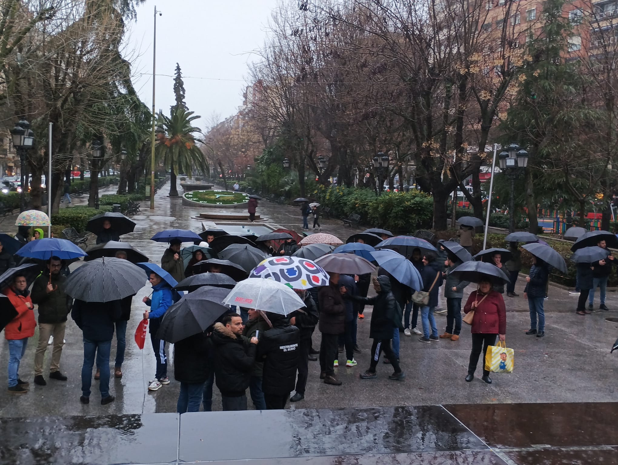 Asistentes a la concentración de CCOO en Puertollano