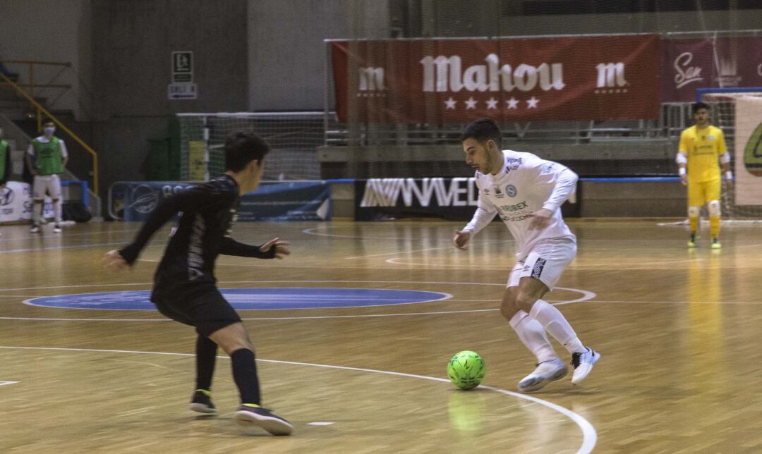 Imagen del partido disputado en Santa Isabel y en el que se impuso el Rivas por 0-2