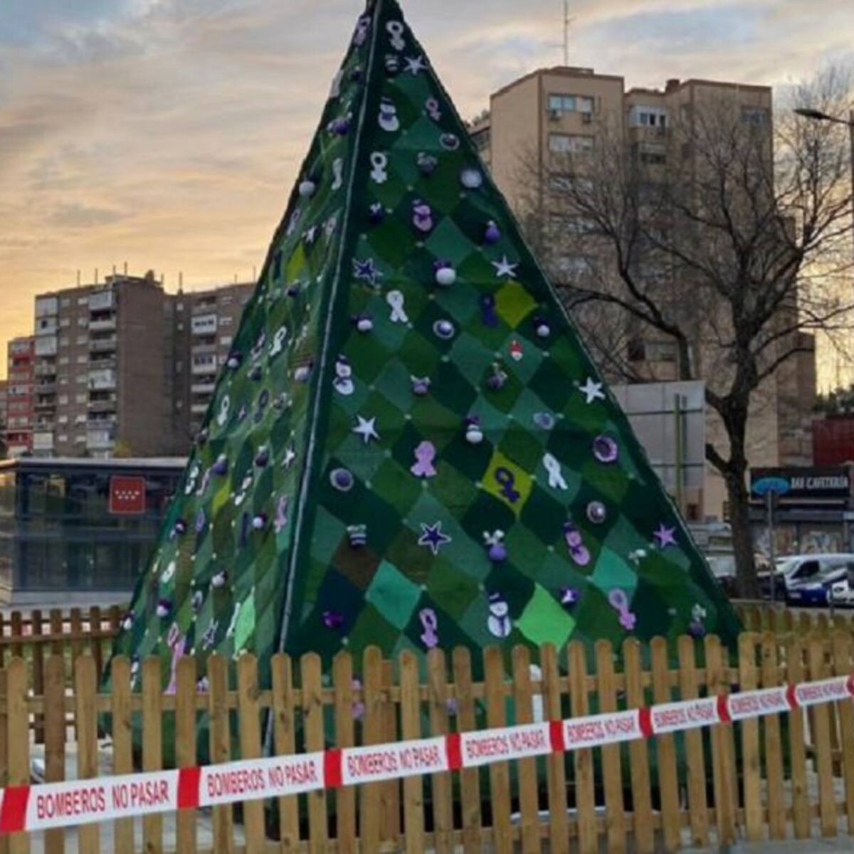 El Árbol de la Igualdad de Coslada será tejido de nuevo