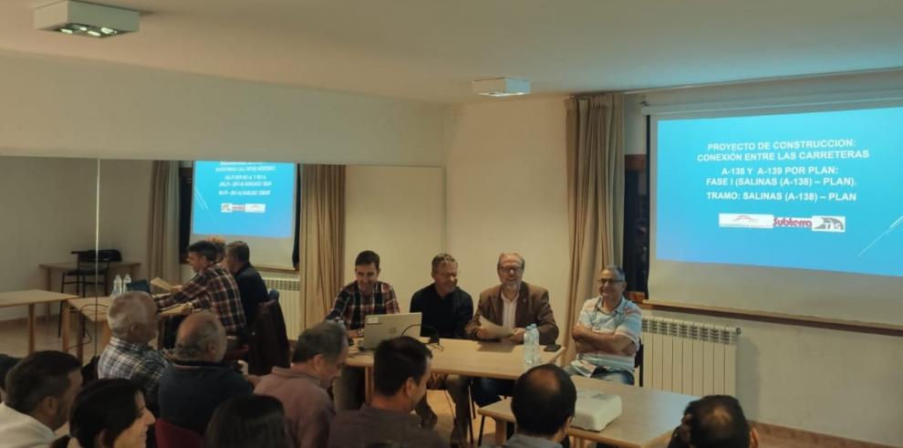 Presentación del proyecto de obras en la carretera entre Salinas y Plan