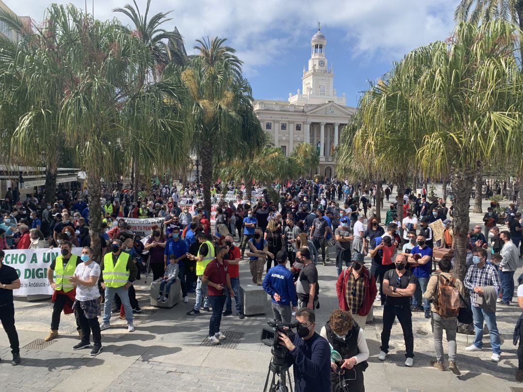 Inicio de la manifestación, en la plaza de San Juan de Dios de Cádiz