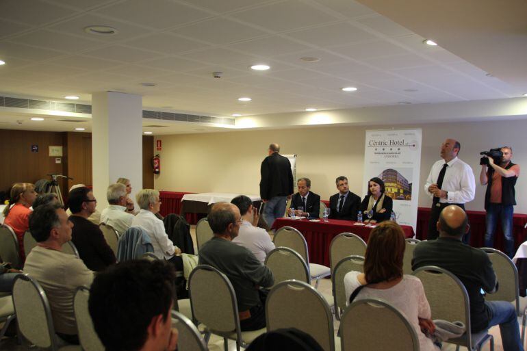 SEssió informativa ahir de l'associació de perjudicats de BPA