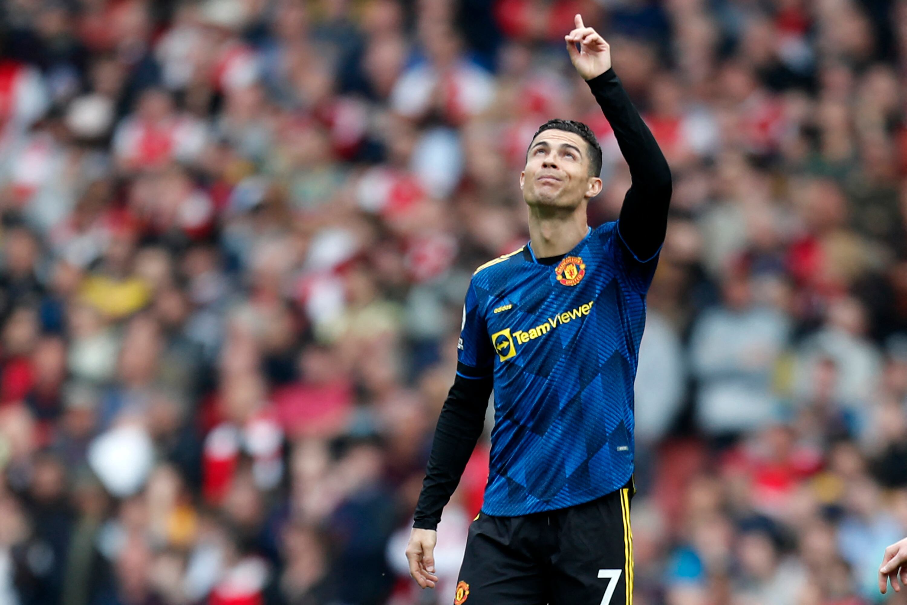 Cristiano Ronaldo, jugador del Manchester United, celebra el gol