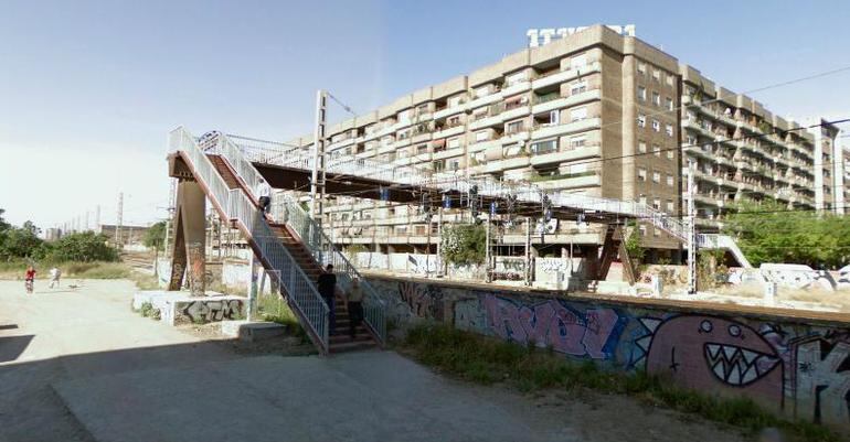 Aspecto actual de la pasarela peatonal Amparo Iturbi de Valencia