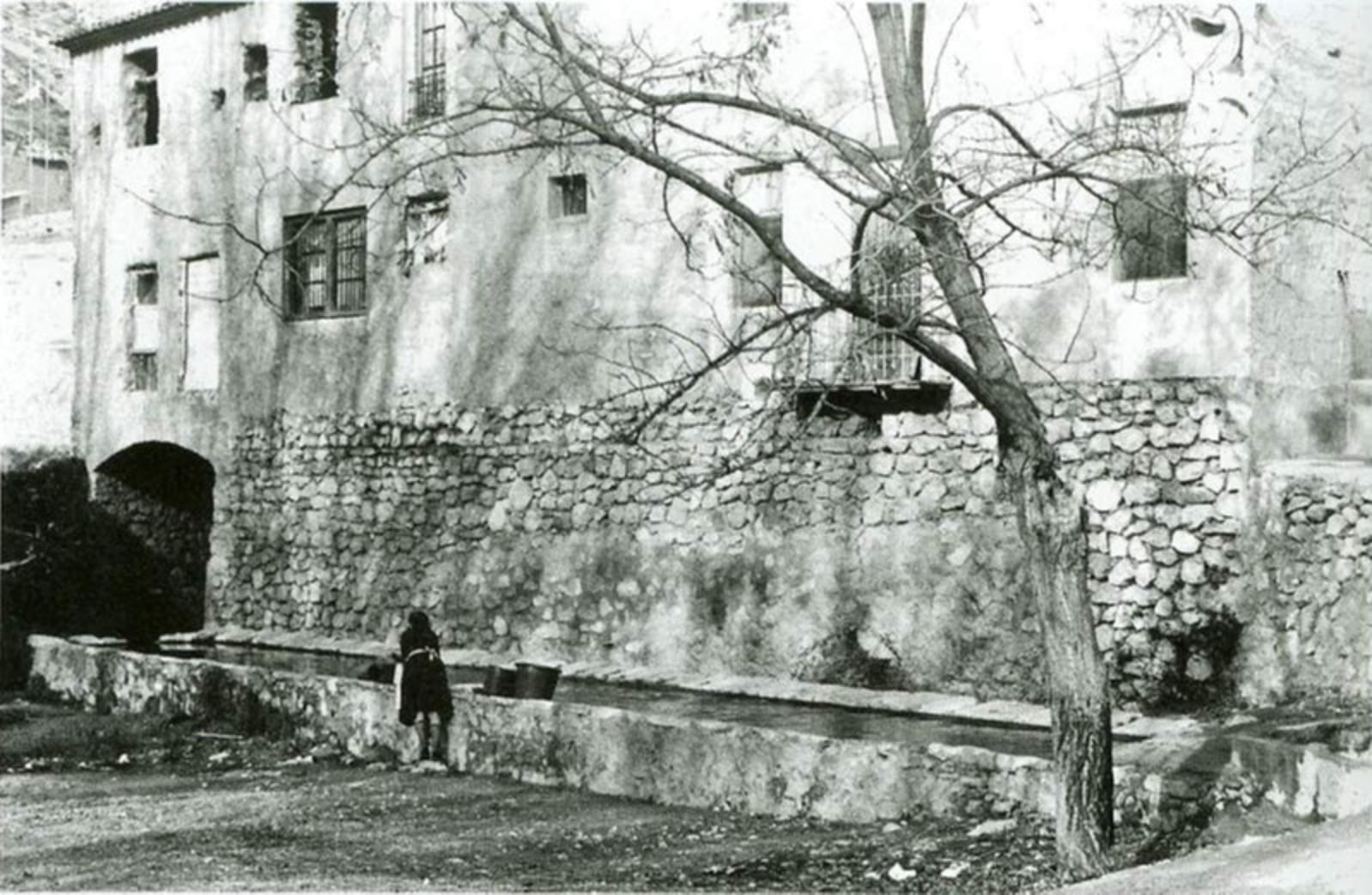 Antiguo lavadero, en la década de 1950. Fuente: &#039;Gestalgar, imágenes y memoria de un pueblo&#039;, trabajo desarrollado por la Asociación amigos y amigas de Gestalgar.