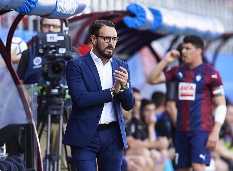 Bordalás, durante el partido contra el Eibar en Ipurua.