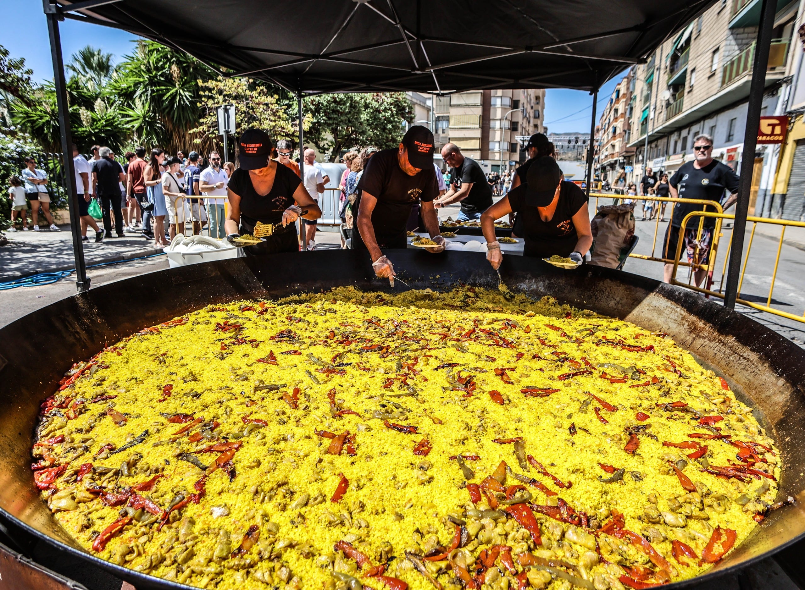 Tradicional paella gigante, fiestas 2023