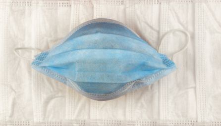 Máscara protectora quirúrgica - Fotografía de stock