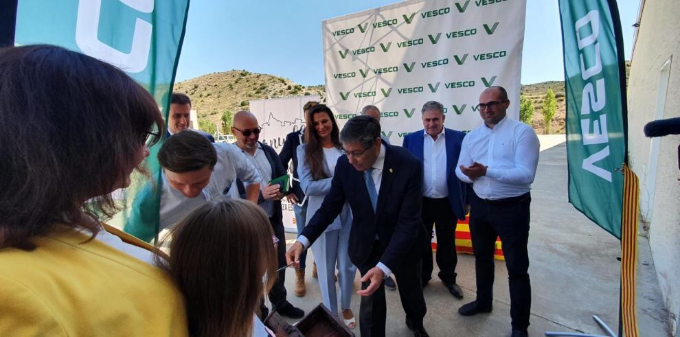 El consejero de Industria, Arturo Aliaga, presenta el proyecto de la empresa minera ucraniana Vesco en Andorra (Teruel)