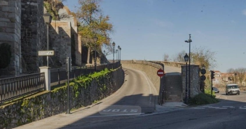 Bajada de la calle Gerardo Lobo en Toledo