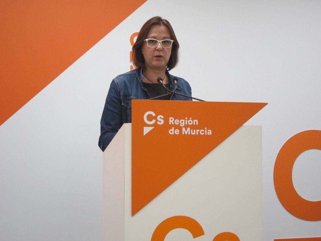 La vicepresidenta del gobierno en una foto de archivo durante una intervención en la sede de Ciudadanos Murcia  
 