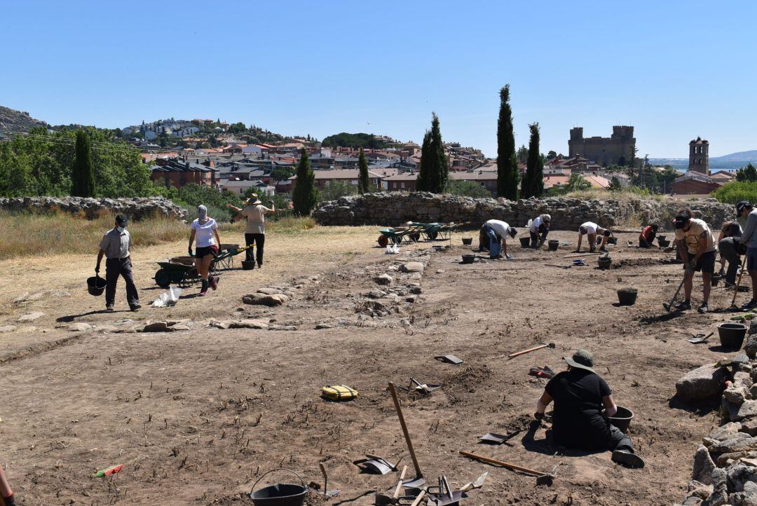 Personas con Discapacidad Intelectual han participado en la Primera Campaña de excavaciones del Castillo Viejo 