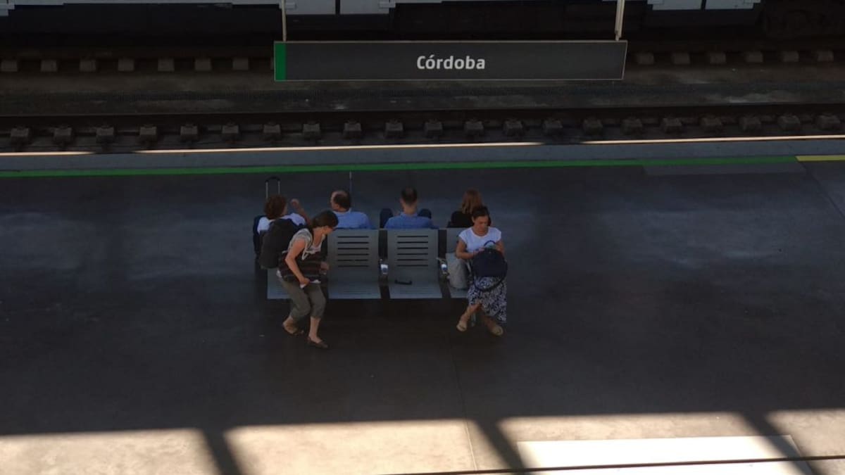 El billete de ida y vuelta del Metrotren costará entre 3 y 4' 50 euros