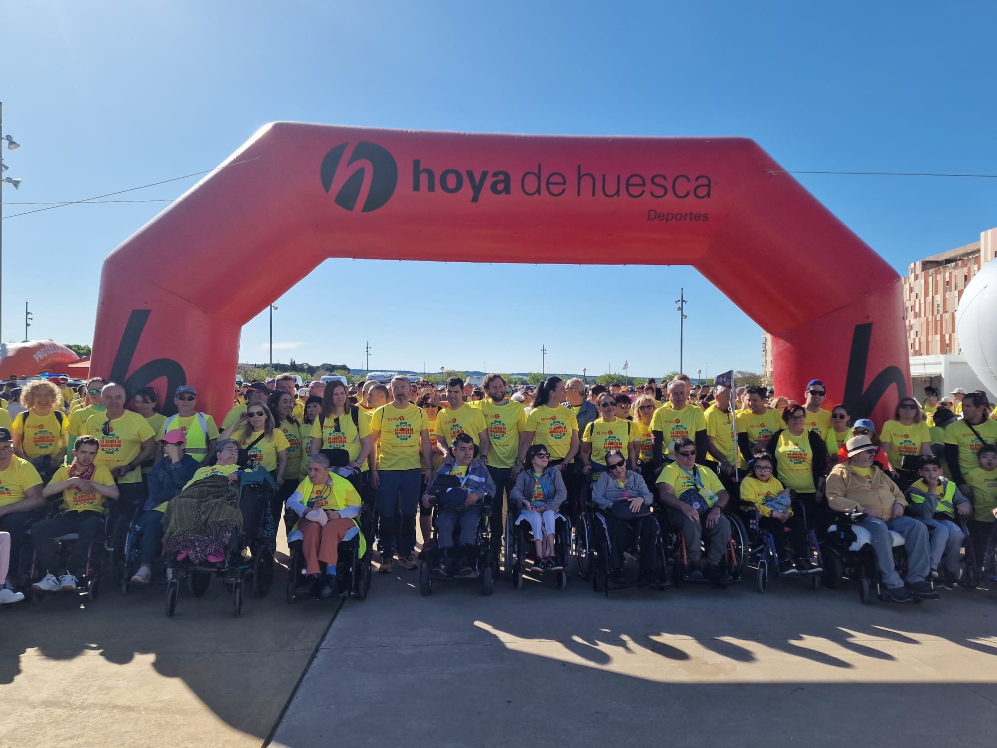 Momento de la salida de la Marcha Aspace Huesca