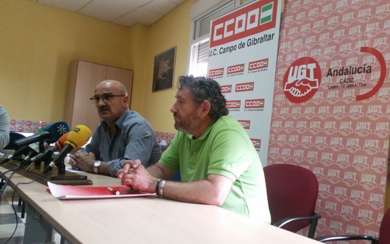 Rafael Tejada y Juan Manuel Rocha, responsables provinciales de Correos en CCOO y UGT, respectivamente.