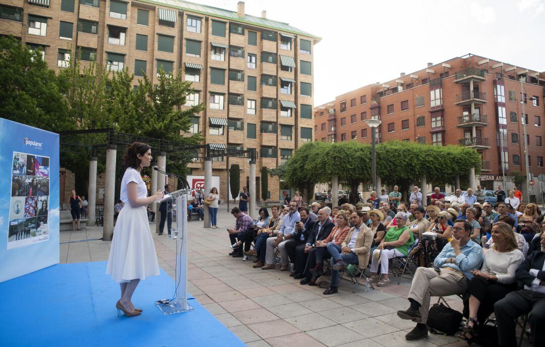 Isabel Díaz Ayuso durante un acto en la campaña electoral de 2019 en Parla.