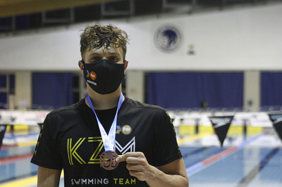 El petrerí Mikel Bonal ya lleva tres metales en Sabadell